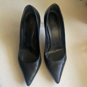 Saint Laurent Black  Leather Pumps Size 38.5